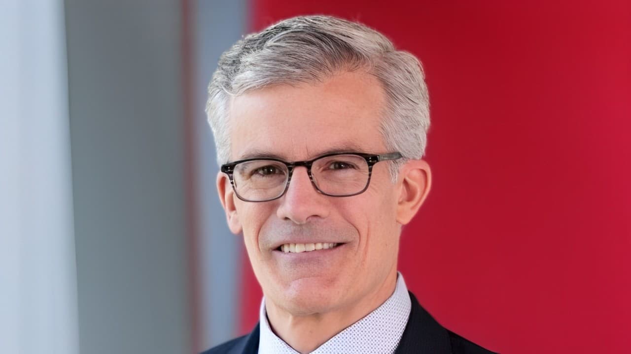 Former Vanguard CEO Tim Buckley Joins Pfizer Board, Strengthening Governance and Audit Committees